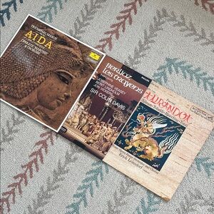Aida, Les Troyens and Turandot operas. Vinyl records.